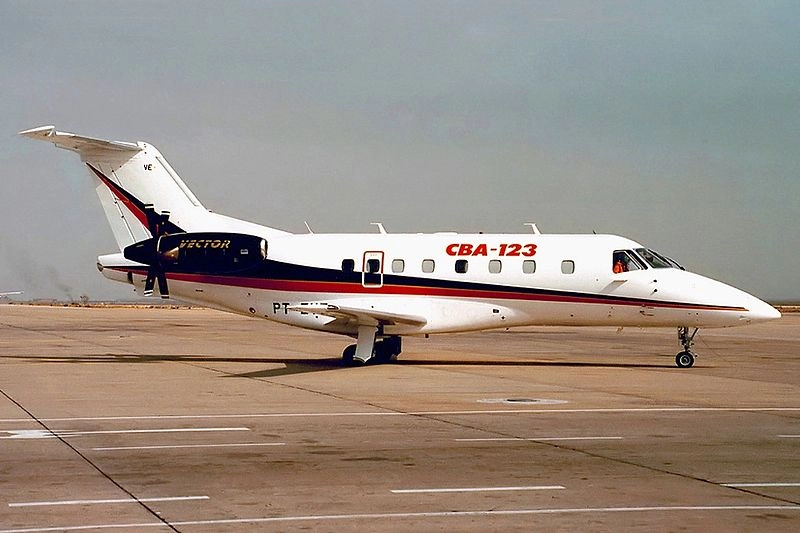 Aviões da Embraer. CBA 123 Vector