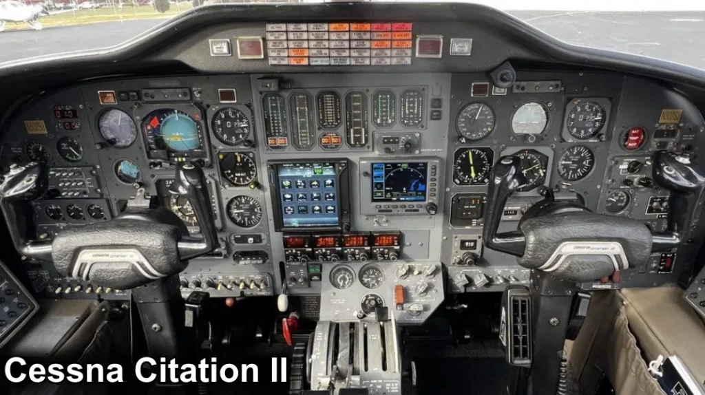 imagem do painel de voo do Cessna Citation II